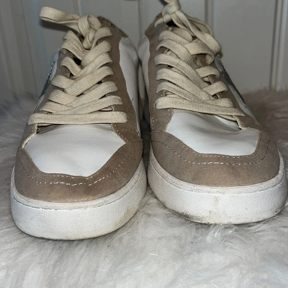 OASIS Society Irene Glitter Star Sneaker Taupe size 7.5